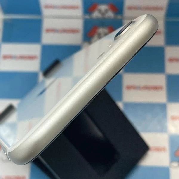 iPhoneSE 第2世代 SoftBank版SIMフリー 128GB MHGU3J/A A2296 ホワイト