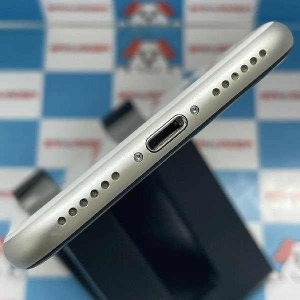 iPhoneSE 第2世代 SoftBank版SIMフリー 128GB MHGU3J/A A2296 ホワイト