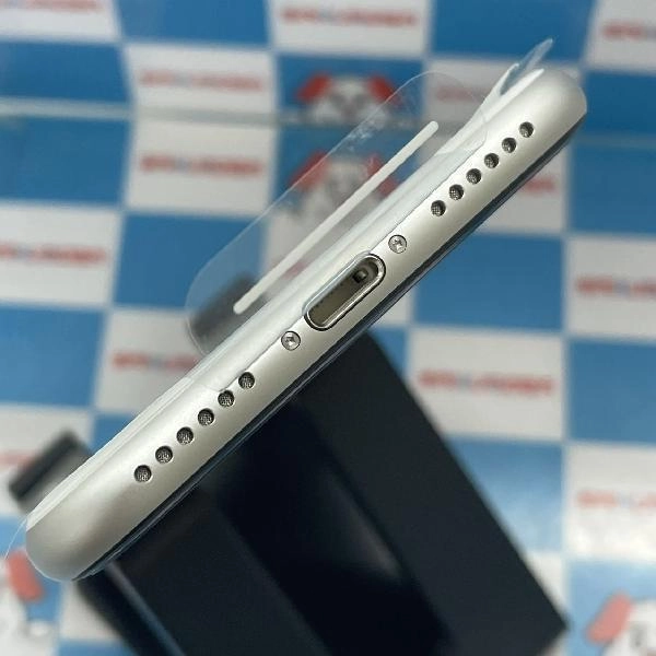 iPhoneSE 第2世代 docomo版SIMフリー 128GB MHGU3J/A A2296 開封未使用品 ホワイト