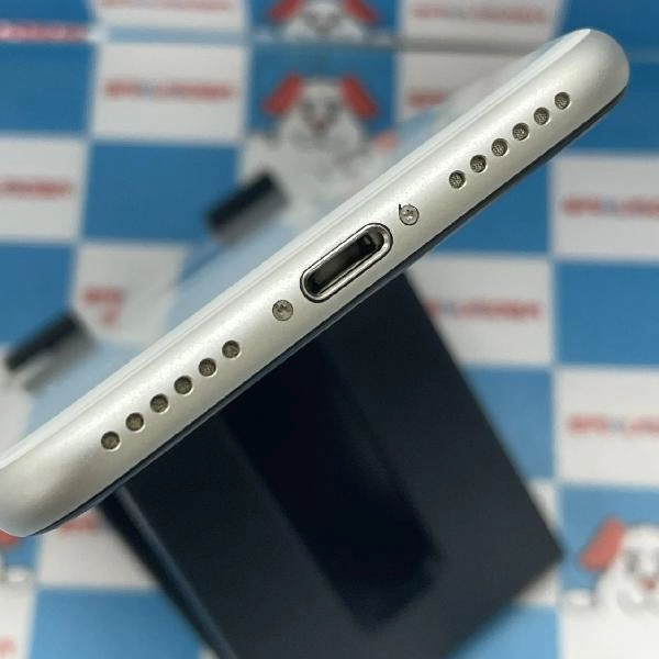 iPhoneSE 第2世代 au版SIMフリー 64GB MHGQ3J/A A2296 ホワイト