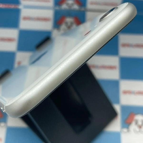 iPhoneSE 第2世代 au版SIMフリー 64GB MHGQ3J/A A2296 ホワイト