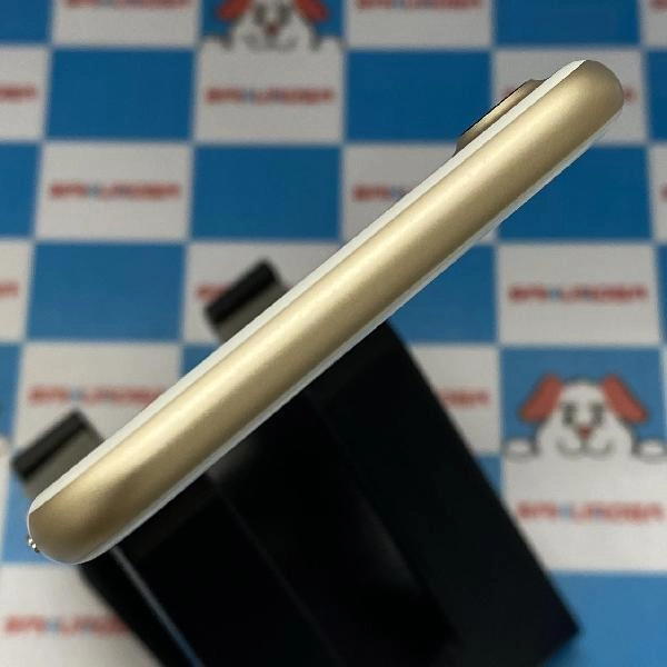 iPhone7 docomo版SIMフリー 32GB MNCG2J/A A1779 極美品 ゴールド