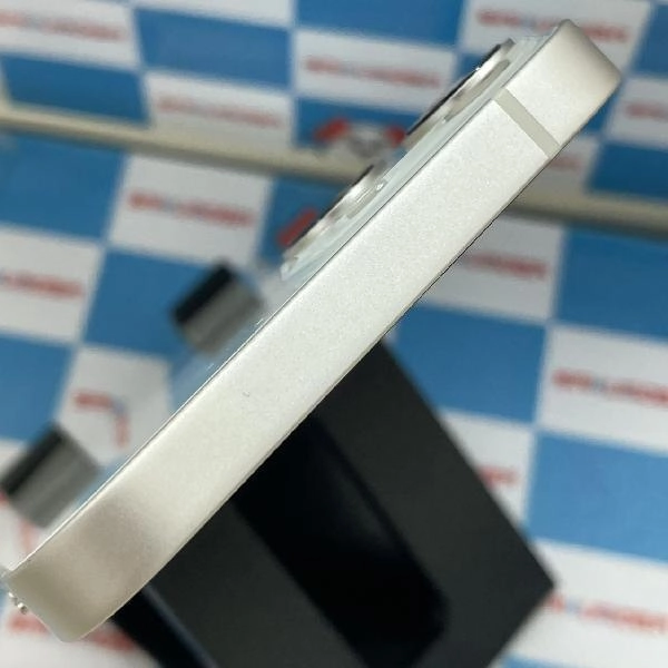 iPhone13 docomo版SIMフリー 128GB MLND3J/A A2631 未使用品