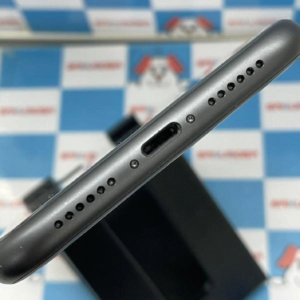 iPhone11 au版SIMフリー 64GB MWLT2J/A A2221 極美品 ブラック