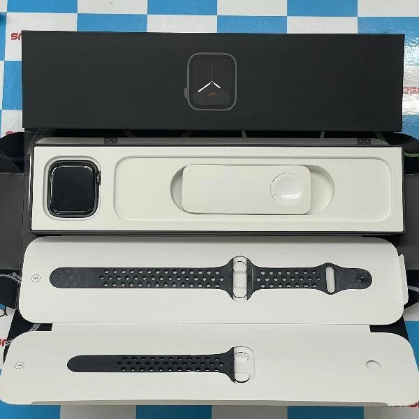 Apple Watch SE GPS + Cellularモデル  MG0A3J/A A2356