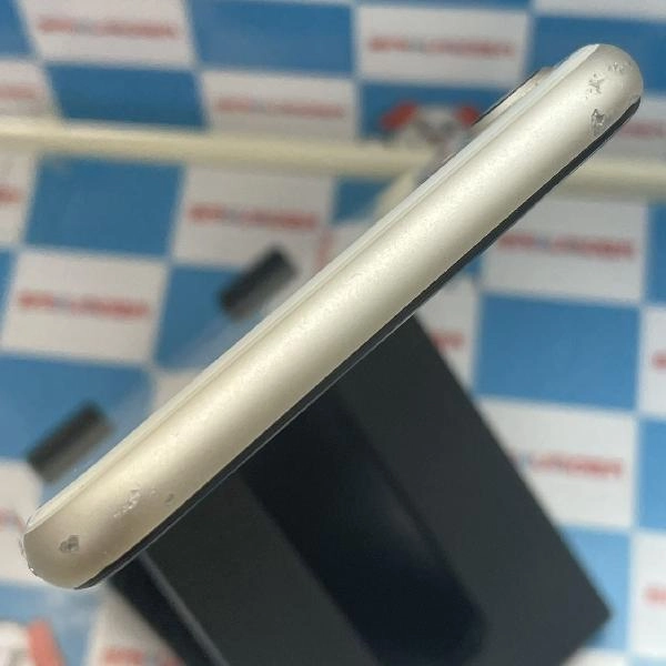 iPhoneSE 第3世代 au版SIMフリー 64GB MMYD3J/A A2782