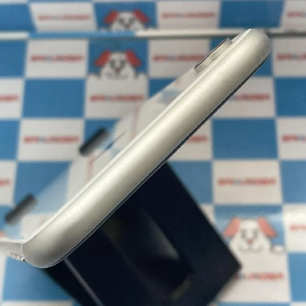 iPhoneXR au版SIMフリー 64GB MT032J/A A2106