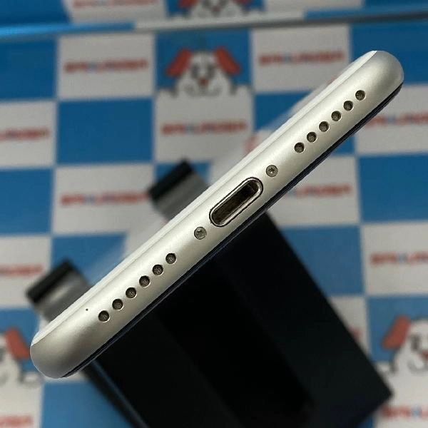 iPhoneSE 第2世代 docomo版SIMフリー 64GB MHGQ3J/A A2296 ホワイト