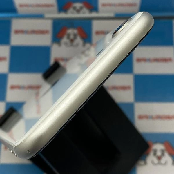 iPhoneSE 第2世代 docomo版SIMフリー 64GB MHGQ3J/A A2296 ホワイト
