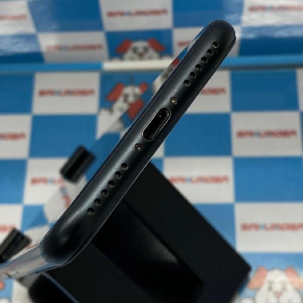 iPhoneSE 第3世代 海外版SIMフリー 128GB MMXJ3ZD/A A2783 美品