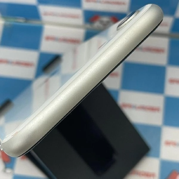 iPhoneSE 第2世代 au版SIMフリー 128GB MHGU3J/A A2296 ホワイト