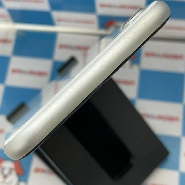 iPhoneSE 第2世代 au版SIMフリー 128GB MXD12J/A A2296 極美品 ホワイト