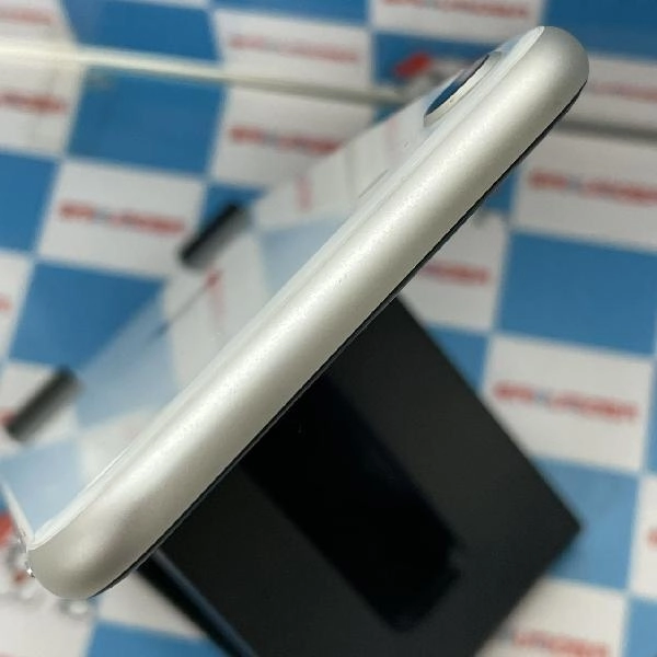 iPhoneSE 第2世代 au版SIMフリー 128GB MXD12J/A A2296 ホワイト