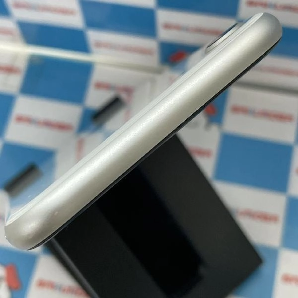 iPhoneSE 第2世代 au版SIMフリー 128GB MXD12J/A A2296 ホワイト