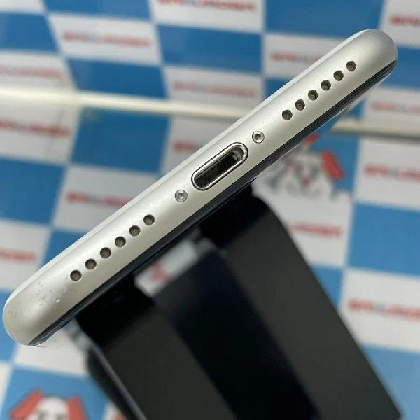iPhoneSE 第2世代 SoftBank版SIMフリー 128GB MHGU3J/A A2296 ジャンク品 ホワイト