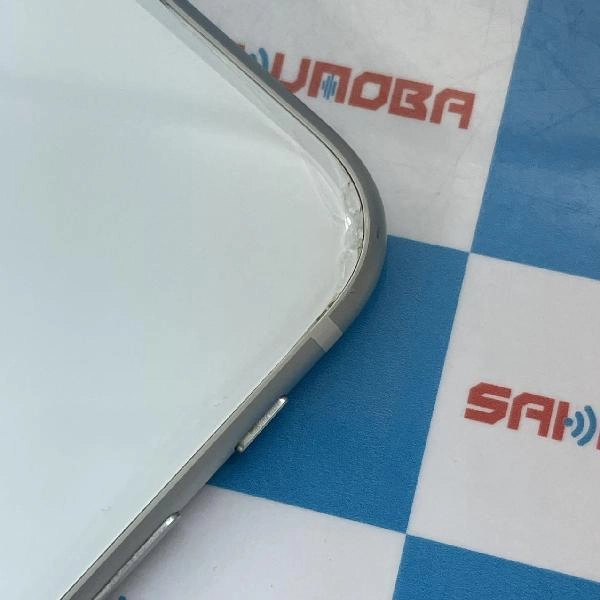 iPhoneSE 第2世代 SoftBank版SIMフリー 128GB MHGU3J/A A2296 ジャンク品 ホワイト