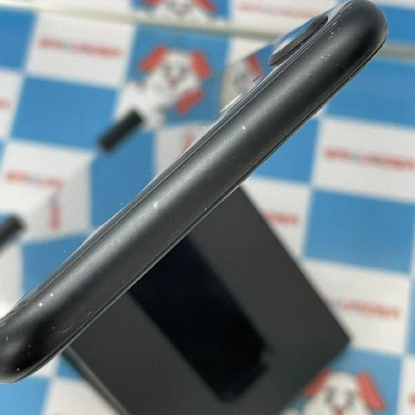 iPhoneSE 第2世代 au版SIMフリー 64GB MHGP3J/A A2296 ブラック