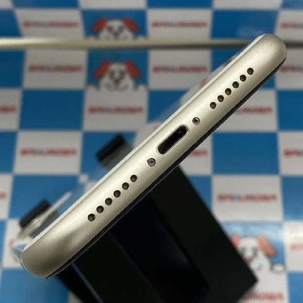 iPhone11 au版SIMフリー 64GB MWLU2J/A A2221 ホワイト