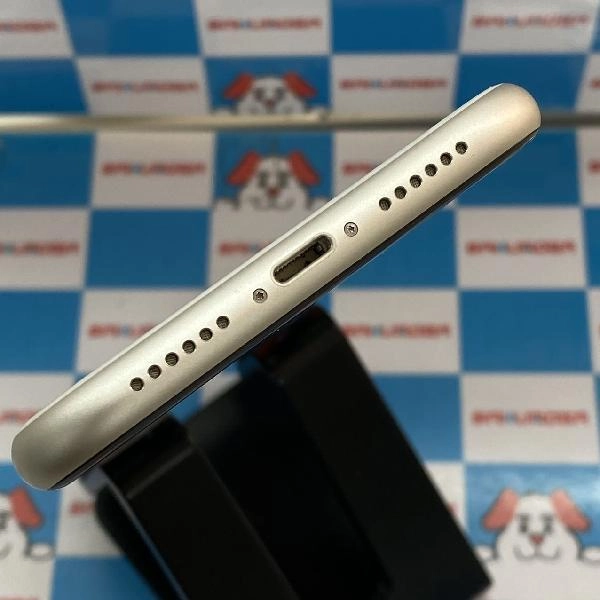 iPhone11 au版SIMフリー 64GB MWLU2J/A A2221 美品 ホワイト