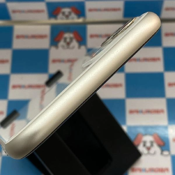 iPhone11 au版SIMフリー 64GB MWLU2J/A A2221 美品 ホワイト