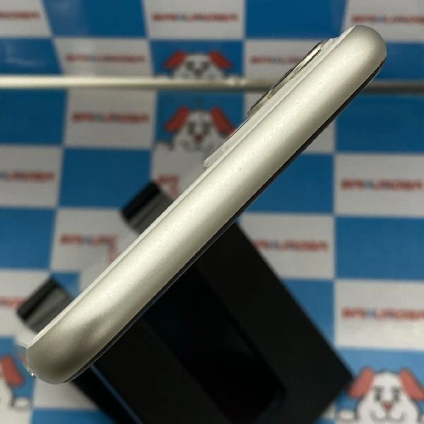 iPhone11 au版SIMフリー 128GB MWM22J/A A2221 ホワイト