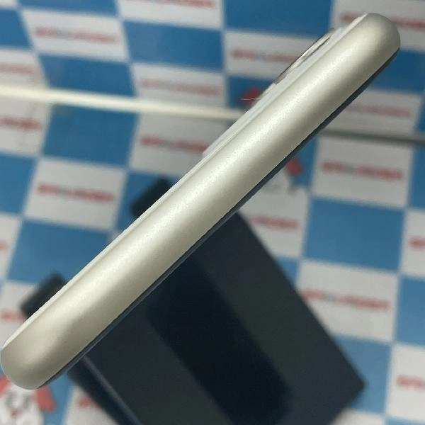 iPhone11 docomo版SIMフリー 64GB NWLU2J/A A2221 美品 ホワイト