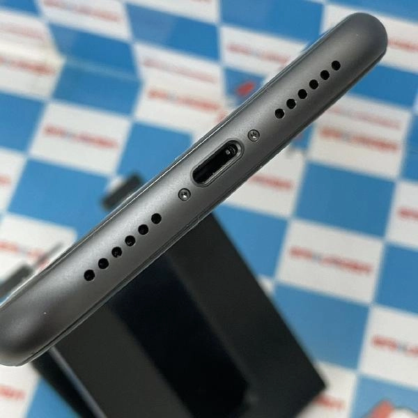 iPhone11 docomo版SIMフリー 64GB MWLT2J/A A2221 極美品 ブラック