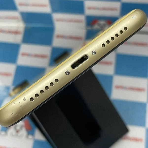 iPhoneXR au版SIMフリー 64GB MT082J/A A2106