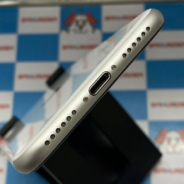 iPhoneSE 第2世代 SoftBank版SIMフリー 128GB MHGU3J/A A2296 極美品 ホワイト