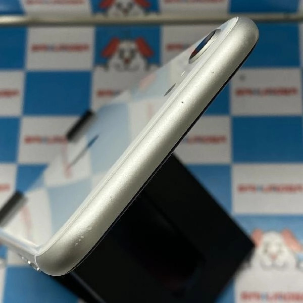iPhoneSE 第2世代 Apple版SIMフリー 128GB MHGU3J/A A2296 バッテリー社外品 ジャンク品 ホワイト