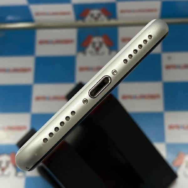 iPhoneSE 第2世代 Apple版SIMフリー 128GB MHGU3J/A A2296 バッテリー社外品 ジャンク品 ホワイト