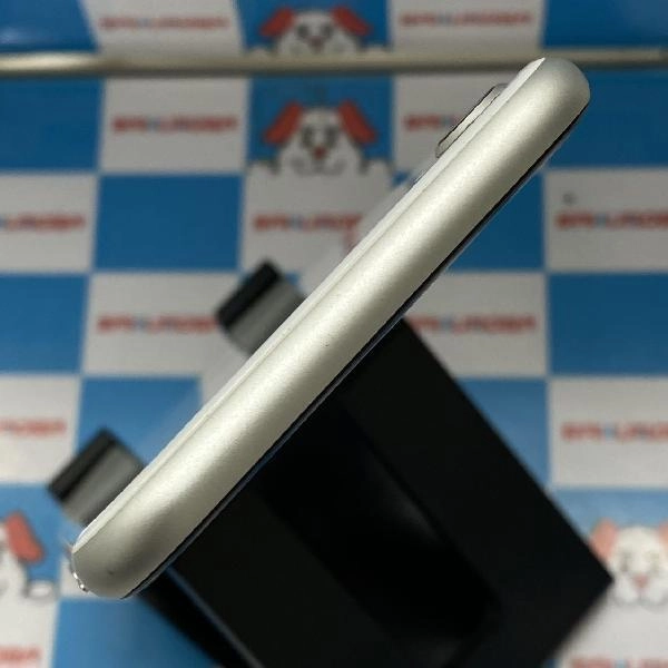 iPhoneSE 第2世代 docomo版SIMフリー 128GB MXD12J/A A2296 極美品 ホワイト