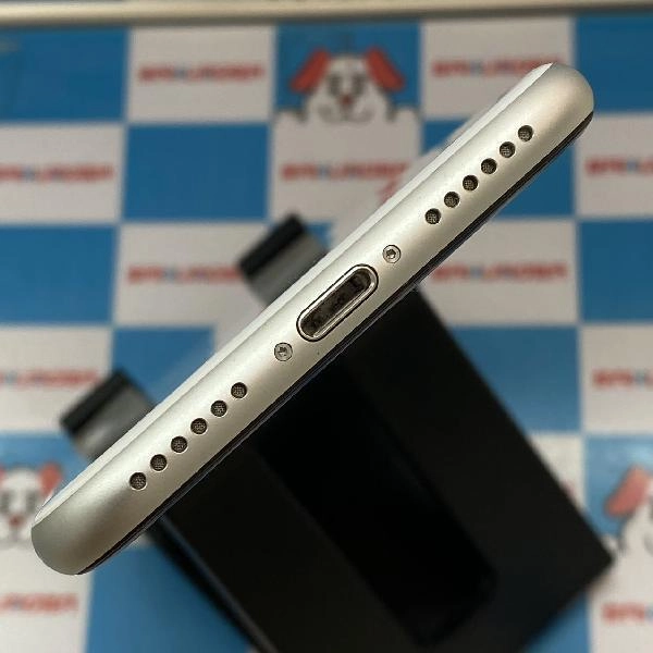 iPhoneSE 第2世代 au版SIMフリー 64GB MX9T2J/A A2296 極美品 ホワイト