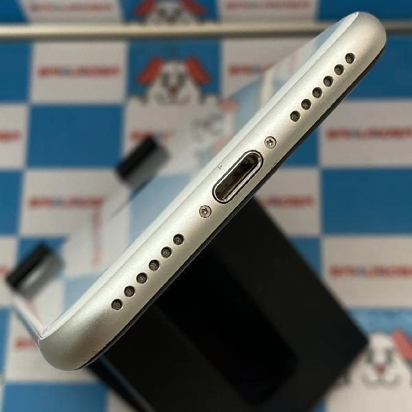 iPhoneSE 第2世代 au版SIMフリー 64GB MHGQ3J/A A2296 美品 ホワイト