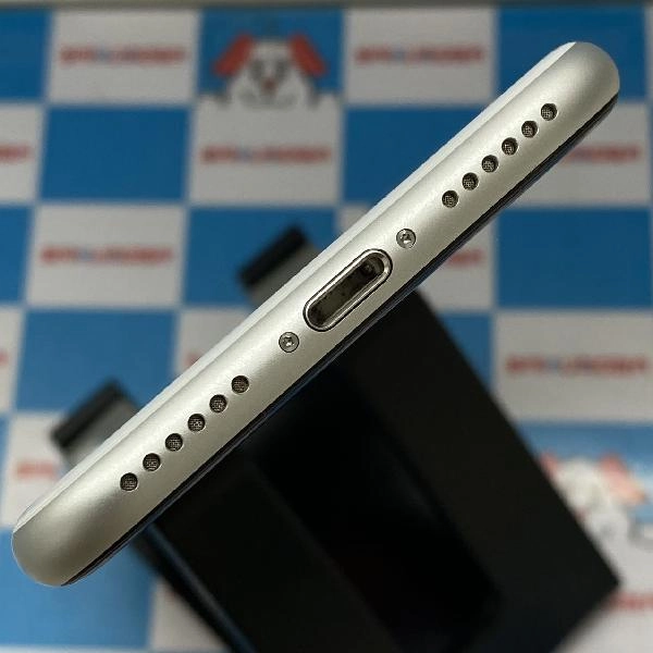iPhoneSE 第2世代 Apple版SIMフリー 128GB MHGU3J/A A2296 極美品 ホワイト
