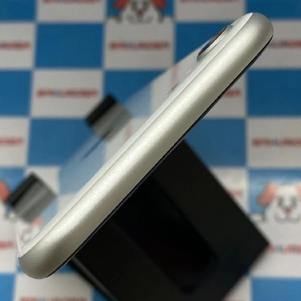 iPhoneSE 第2世代 docomo版SIMフリー 64GB MHGQ3J/A A2296 ホワイト