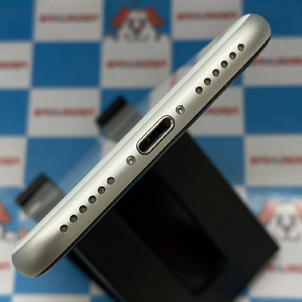 iPhoneSE 第2世代 docomo版SIMフリー 64GB MHGQ3J/A A2296 ホワイト