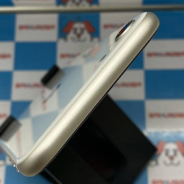 iPhoneSE 第3世代 docomo版SIMフリー 128GB MX9R2J/A A2296 新品同様