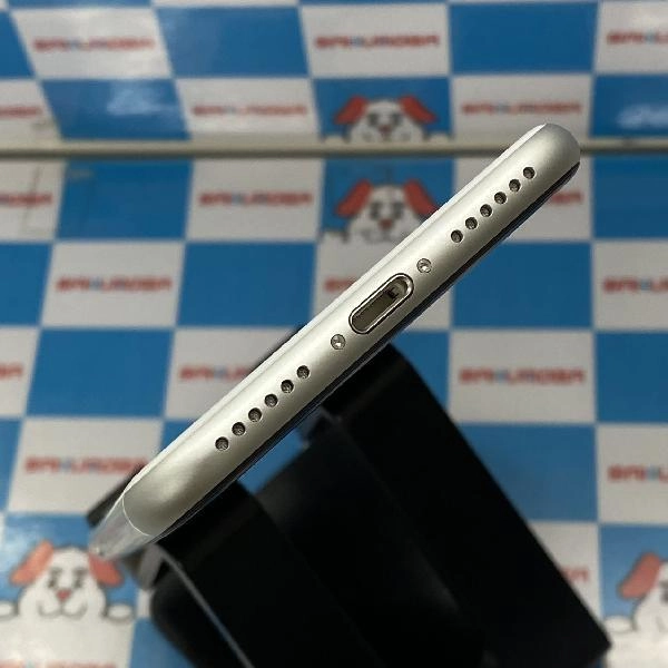 iPhoneSE 第2世代 au版SIMフリー 64GB MHGQ3J/A A2296 未使用品 ホワイト