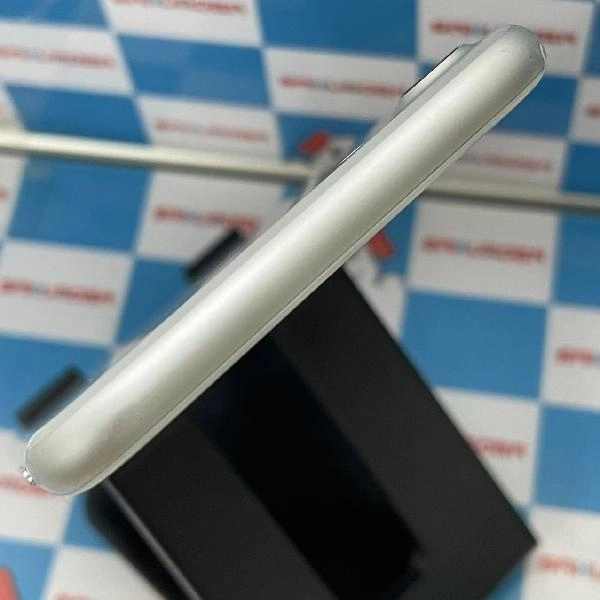 iPhone7 docomo版SIMフリー 128GB NNCL2J/A A1779 シルバー