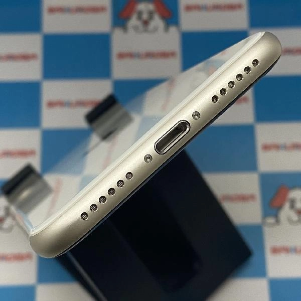 iPhoneSE 第3世代 docomo版SIMフリー 128GB MMYG3J/A A2782