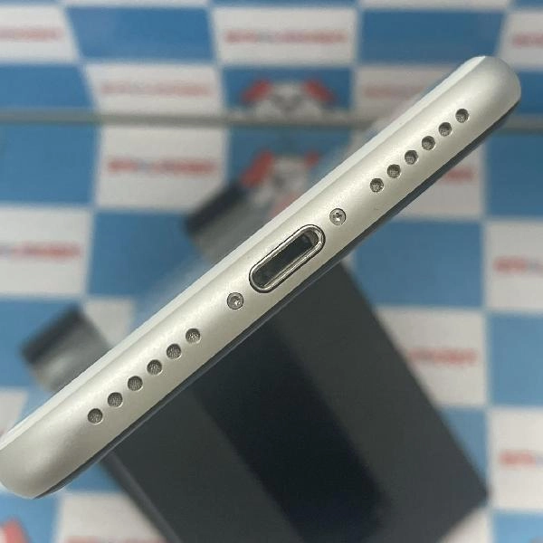 iPhoneSE 第2世代 au版SIMフリー 128GB MXD12J/A A2296 ホワイト