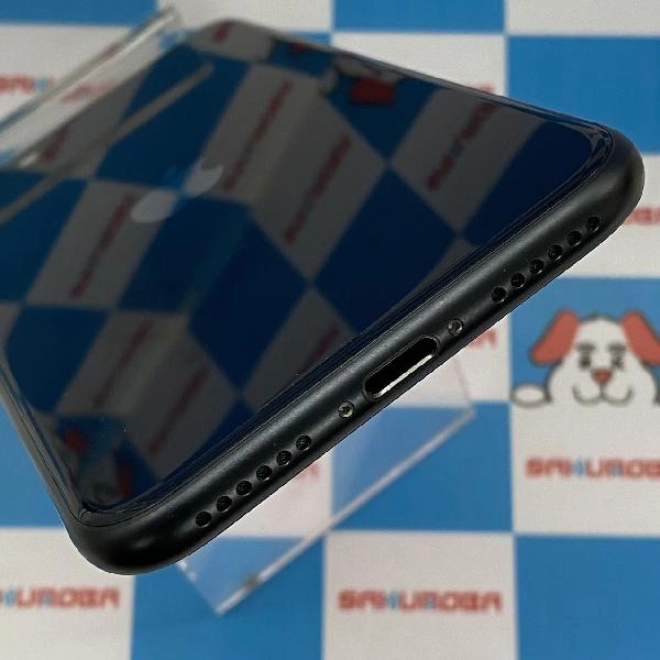 iPhoneSE 第3世代 au版SIMフリー 64GB MMYC3J/A A2782 新品同様