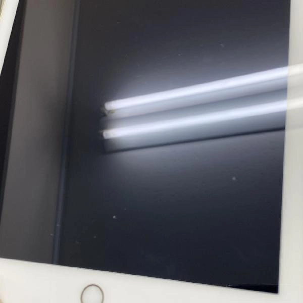 iPad 第5世代 Wi-Fiモデル 32GB FPGT2J/A A1822