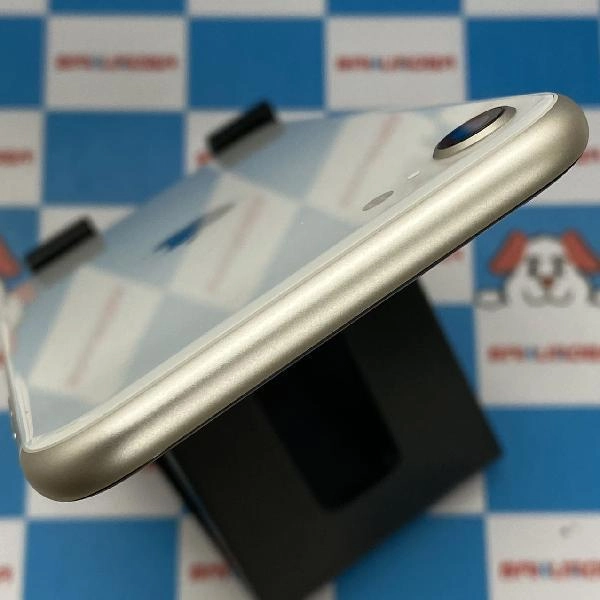 iPhoneSE 第3世代 au版SIMフリー 256GB NMYK3J/A A2782 新品同様