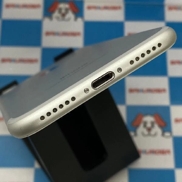 iPhone7 au版SIMフリー 32GB MNCF2J/A A1779 美品 シルバー