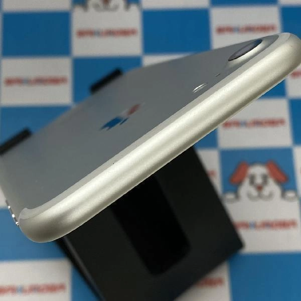 iPhone7 au版SIMフリー 32GB MNCF2J/A A1779 美品 シルバー
