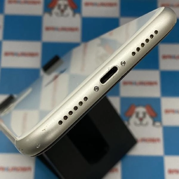 iPhone11 au版SIMフリー 64GB MWLU2J/A A2221 ホワイト