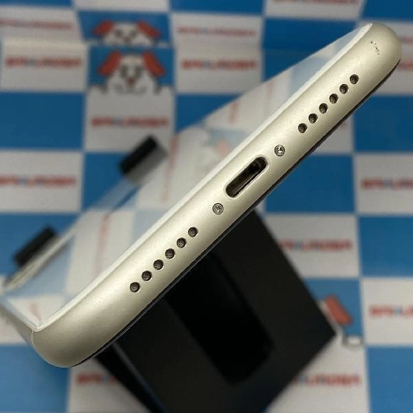 iPhone11 docomo版SIMフリー 64GB MWLU2J/A A2221 美品 ホワイト