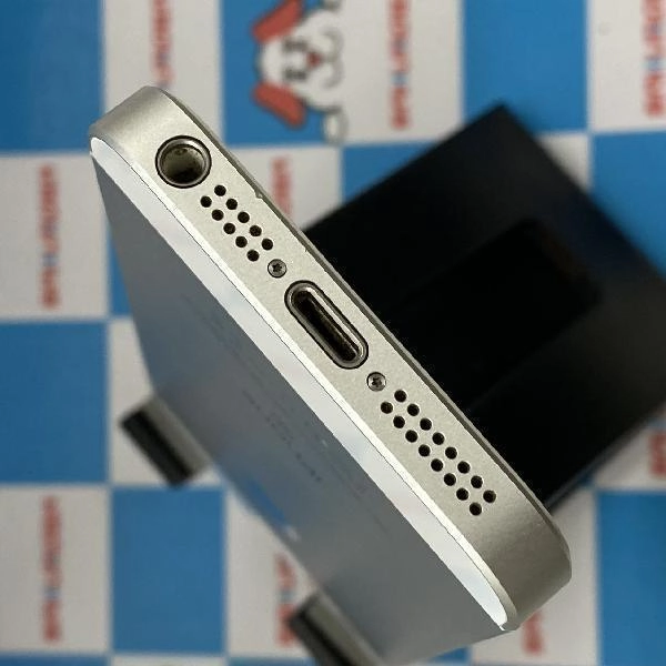 iPhoneSE SoftBank版SIMフリー 64GB MLM72J/AA1723